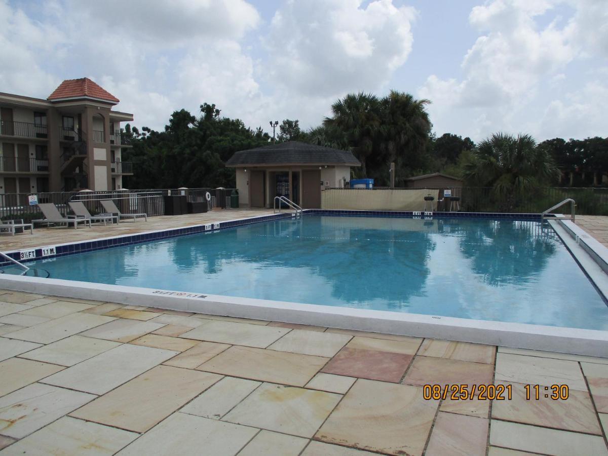 Quality Inn & Suites Kissimmee By The Lake Four Corners Экстерьер фото