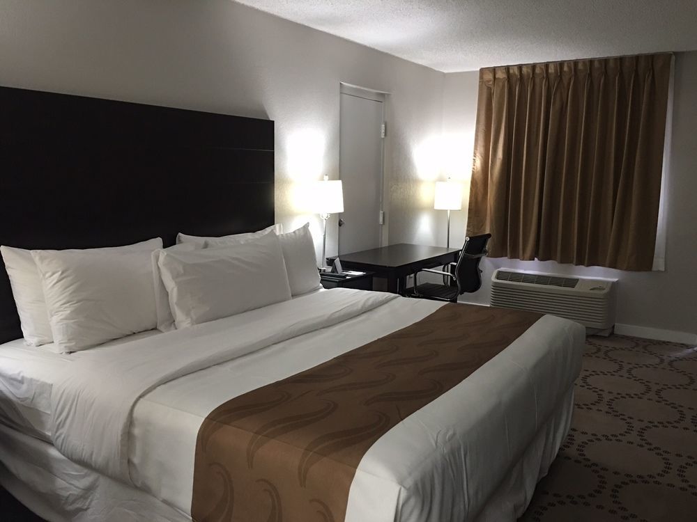 Quality Inn & Suites Kissimmee By The Lake Four Corners Экстерьер фото