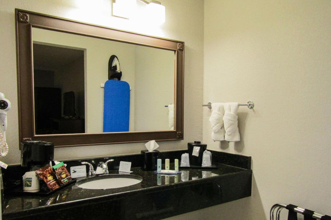Quality Inn & Suites Kissimmee By The Lake Four Corners Экстерьер фото